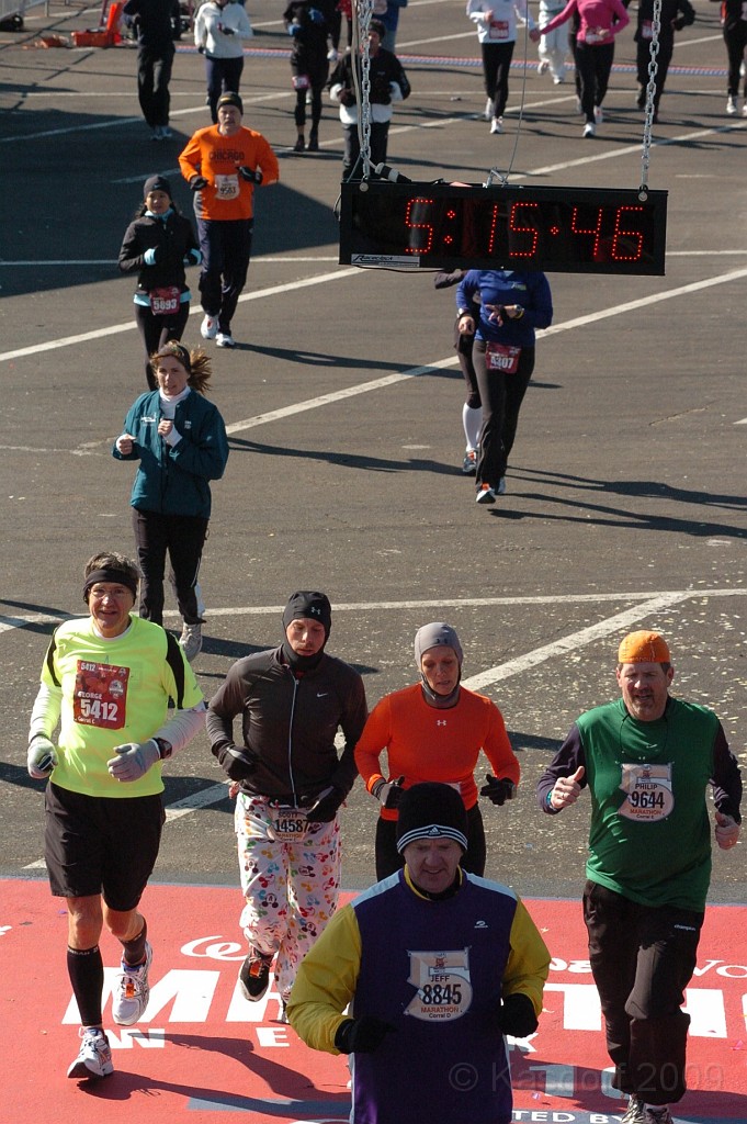 Disney 2010 D2 2100.jpg - COPYRIGHT Rich Sanders 2005